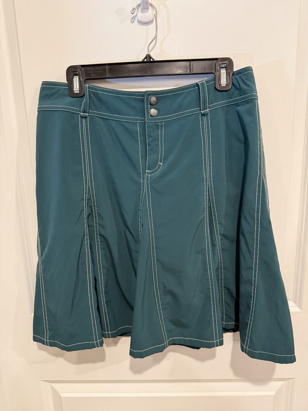 Athleta Skirt Skort Size 8 Green Flared Lightweight Tennis Golf Sporty Resort